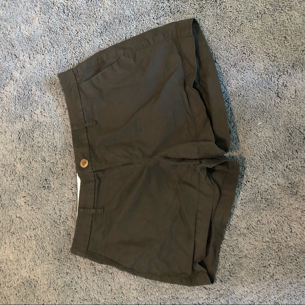 Black Old Navy shorts